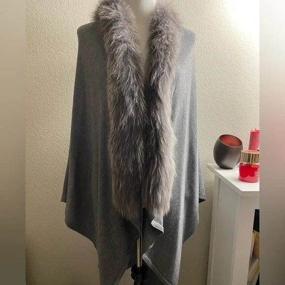 La Fiorentina Genuine Fox Trim Wool Wrap Gray One Size - Picture 7 of 12